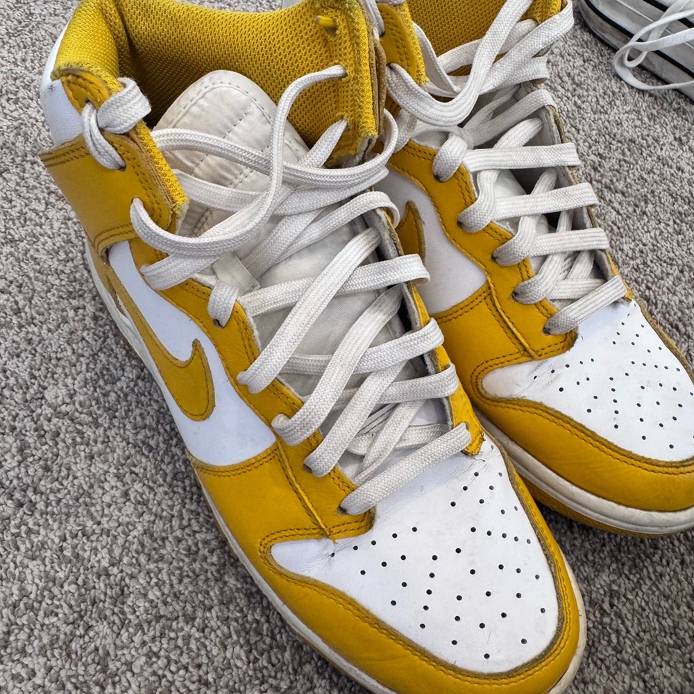 Nike High-Top Sneakers in Yellow and White
